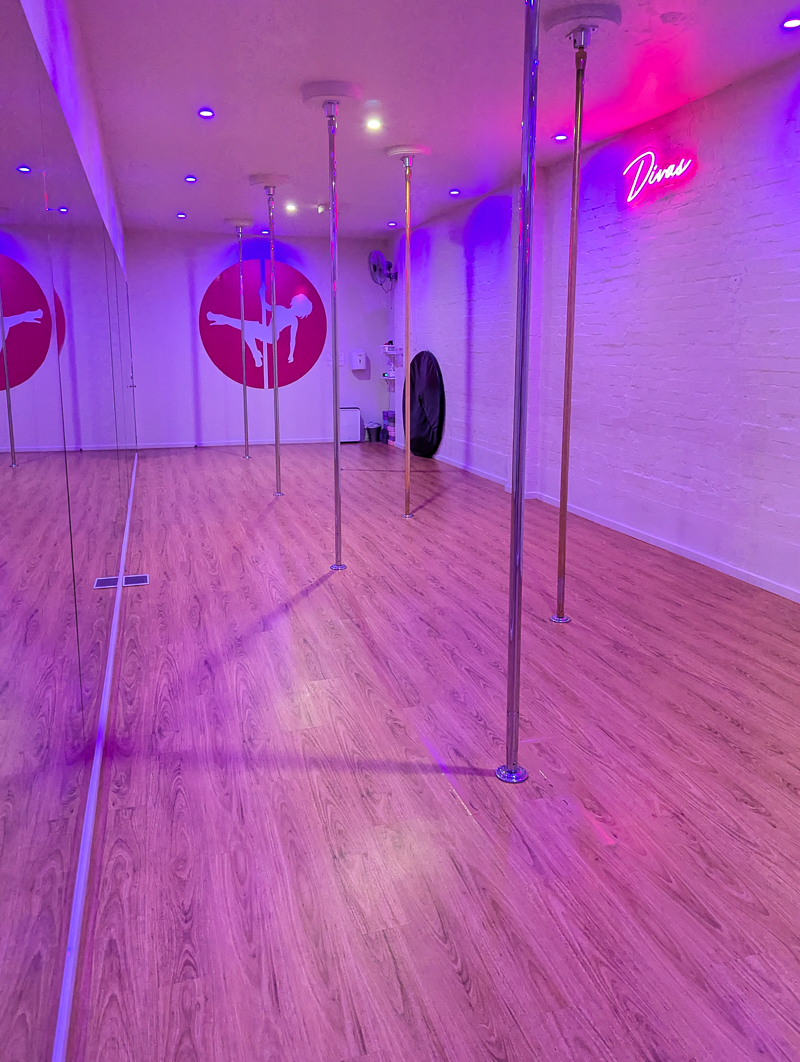 Pole divas studio